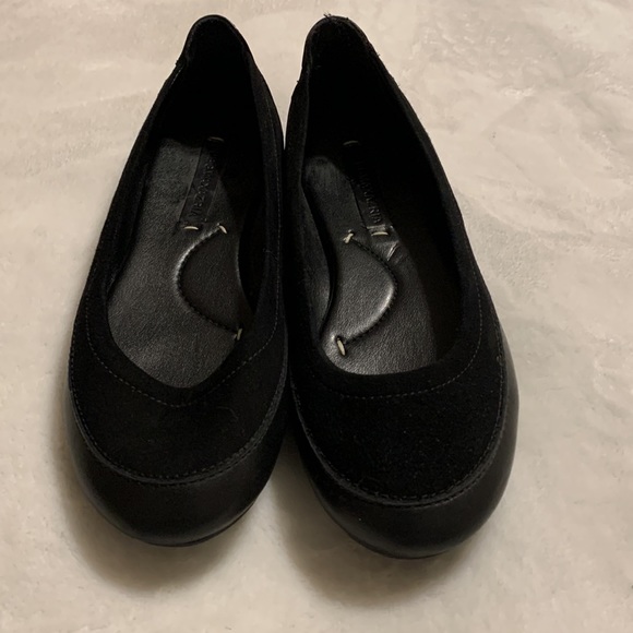 bcbg black suede and leather flats with gold hardware - Picture 5 of 5